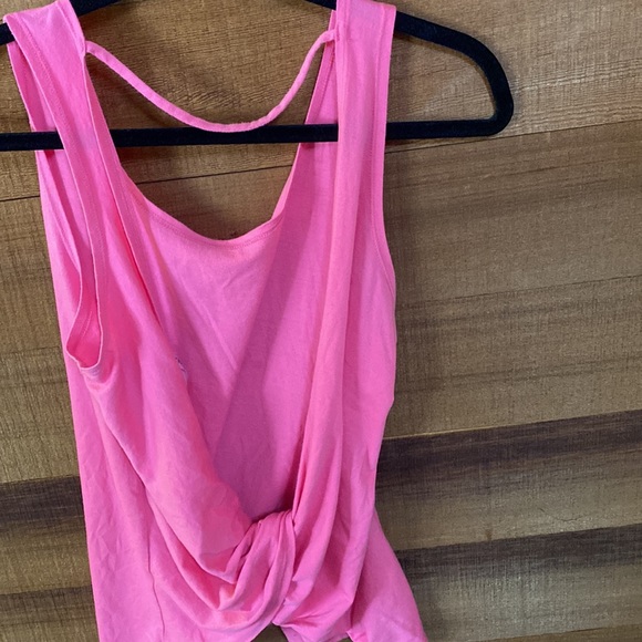 💕 Fabletics open back tank 💕 - Picture 2 of 4